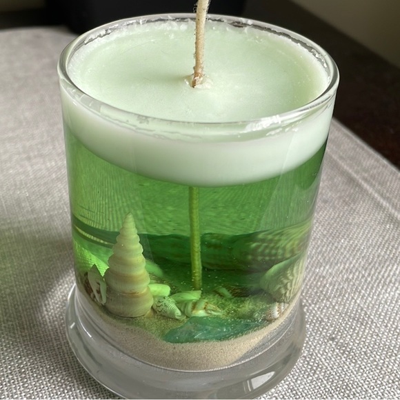 Vacation candle from Maui - Picture 2 of 4